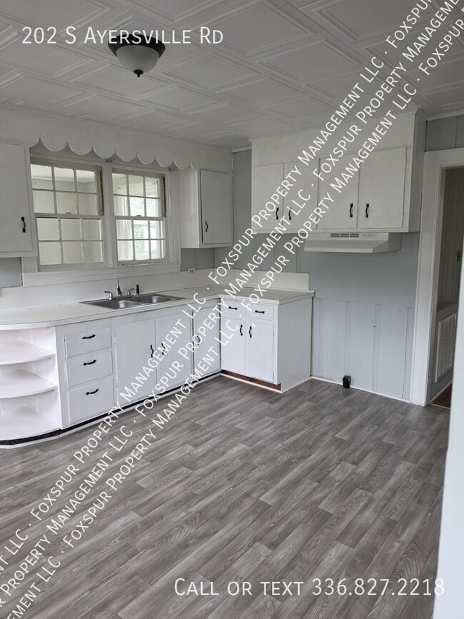 Building Photo - 202 S Ayersville Rd
