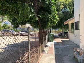 Building Photo - 2419 Eastlake Ave