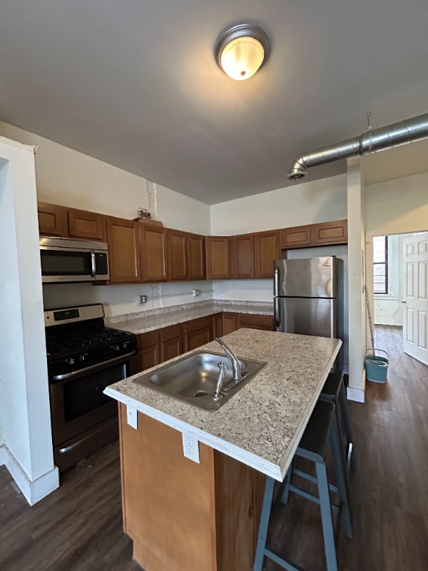 Building Photo - 1818 Logan St