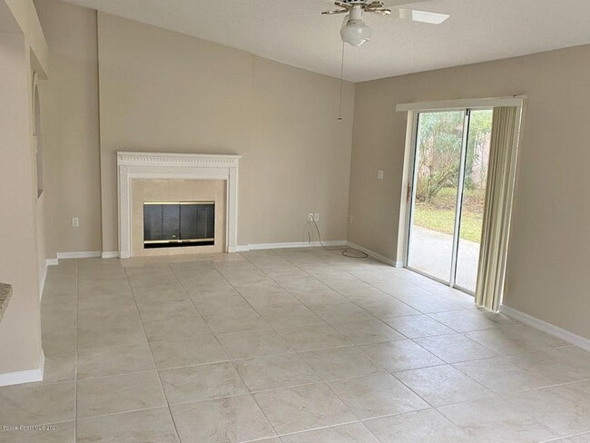 Building Photo - 2470 Alicia Ln