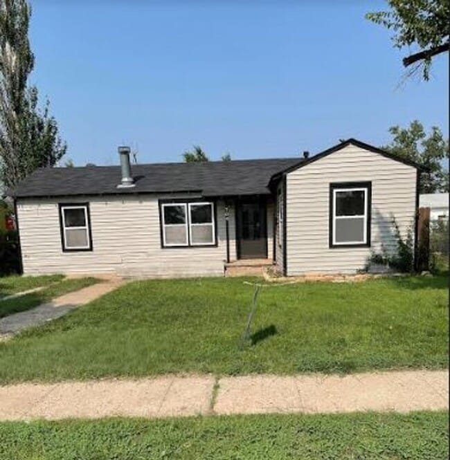 Building Photo - 704 N Deane Dr