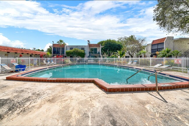 Foto del edificio - 8701 SW 141st St