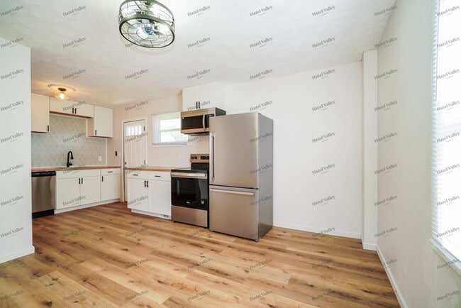 Foto del edificio - 3496 Ontario St