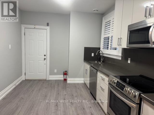 Building Photo - 119 Playfair Ave