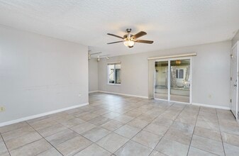 Building Photo - 1023 Spring Meadow Dr