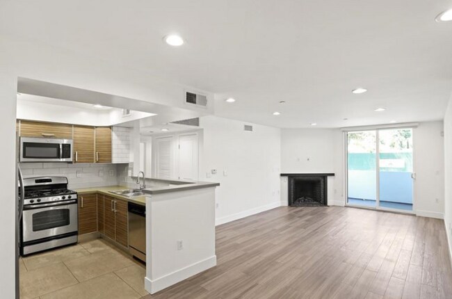 Foto del edificio - 833 N Edinburgh Ave Los Angeles, CA 90046
