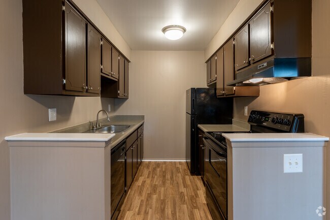 2BR, 1BA - 870SF cocina - Gibraltar Pointe Apartments