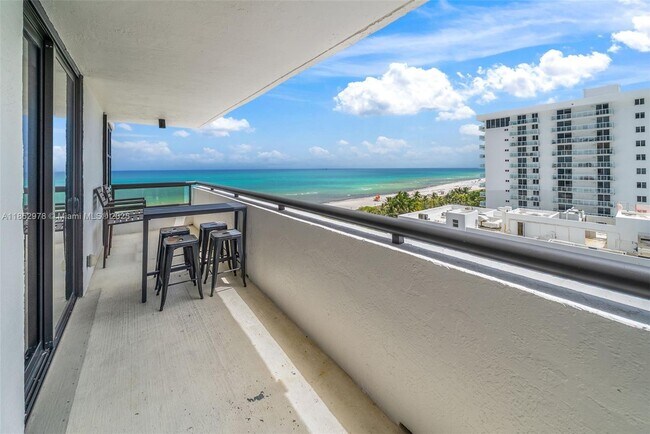 Foto del edificio - 2555 Collins Ave