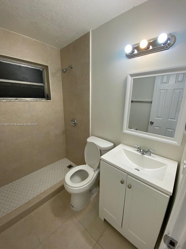 Foto del edificio - 2766 NW 9th Pl