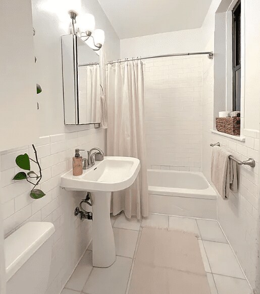 Building Photo - 219 E 94th St