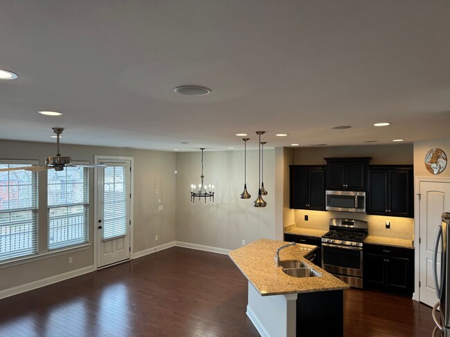 Foto del edificio - Luxury Townhome at The Enclave at Harpeth ...