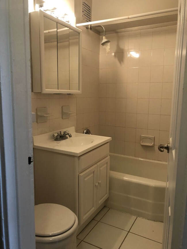 Foto del edificio - 450 Rockaway Pkwy