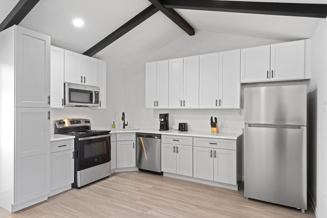 Foto principal - North Central Greater Harmony Hills Area