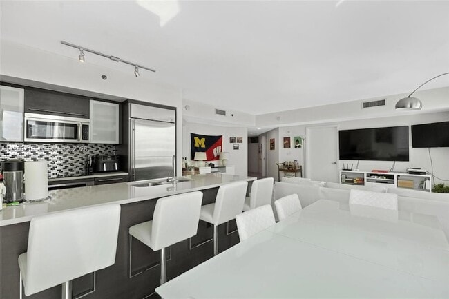 Building Photo - 55 SE 6th St