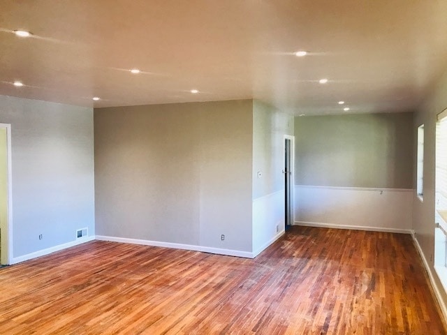 Building Photo - Home close to WSU with secluded yard