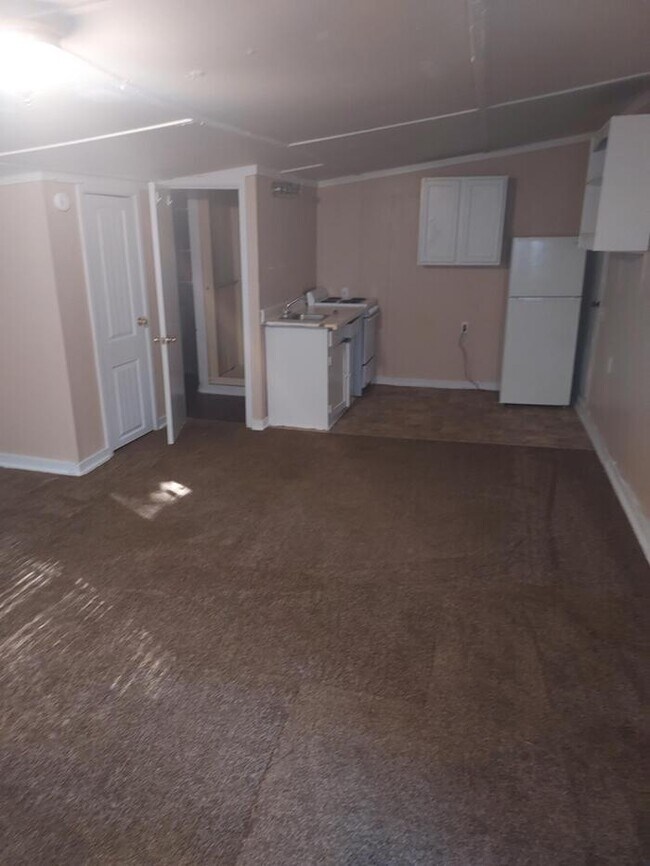 Foto del edificio - 2826 Friendly Ln