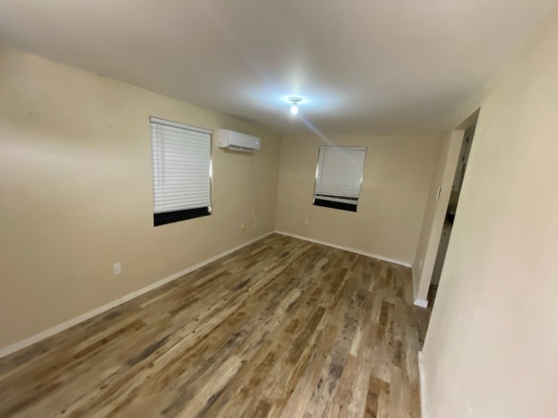 Entrance/living room - 2241 Gumwood Ave