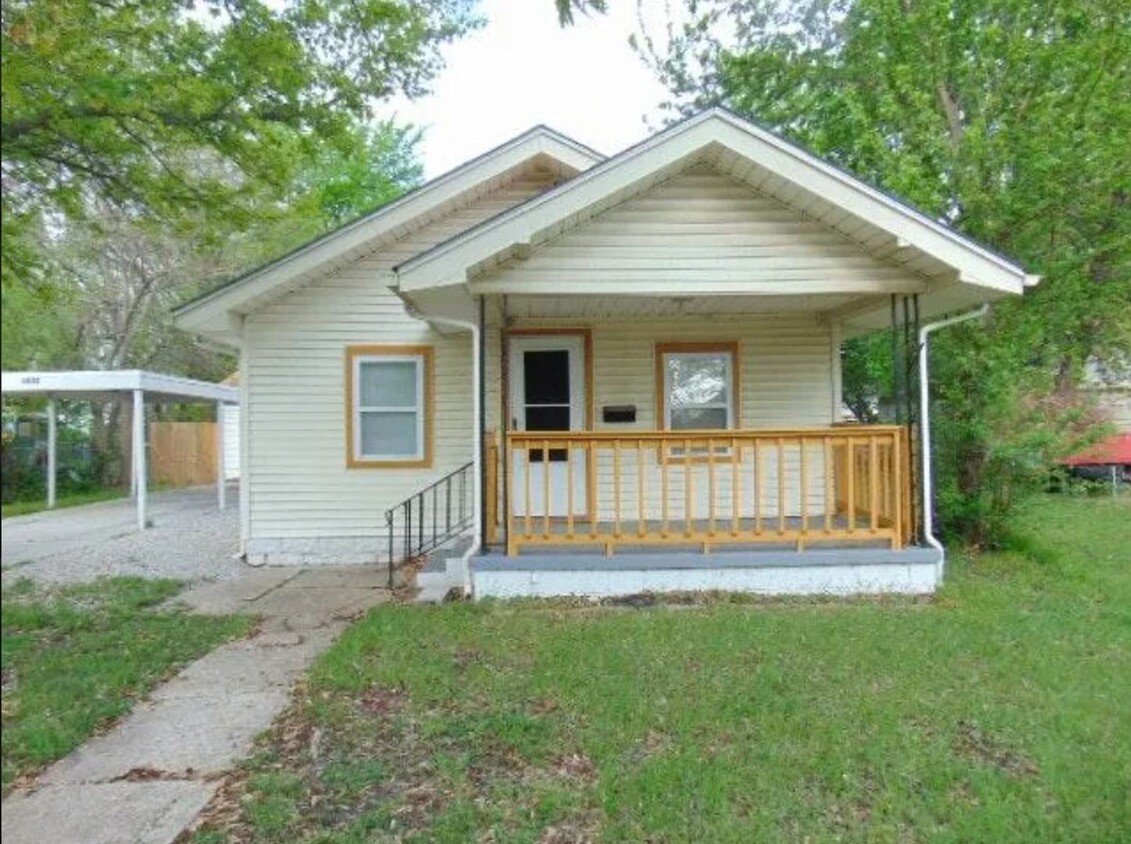 Foto principal - Charming 2 bedroom home in South Wichita