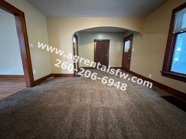 Building Photo - 3 Bedroom House
