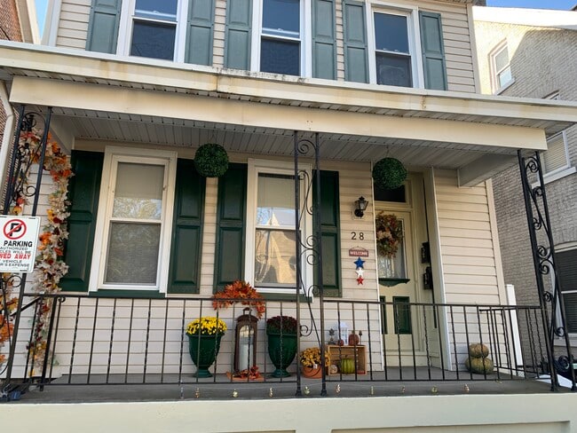 Building Photo - 28 E Goepp St