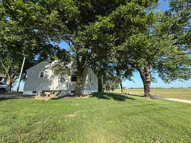 Building Photo - 1N479 Schrader Rd