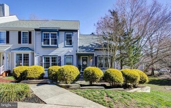 Building Photo - 8200 Maple Ridge Ave