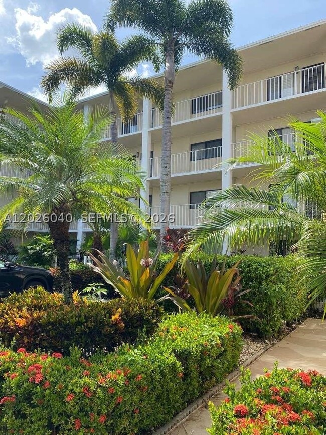 Building Photo - 7350 Kinghurst Dr
