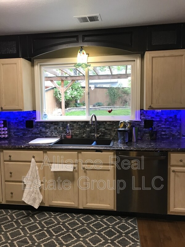 Foto del edificio - 9677 Whitecliff Pl