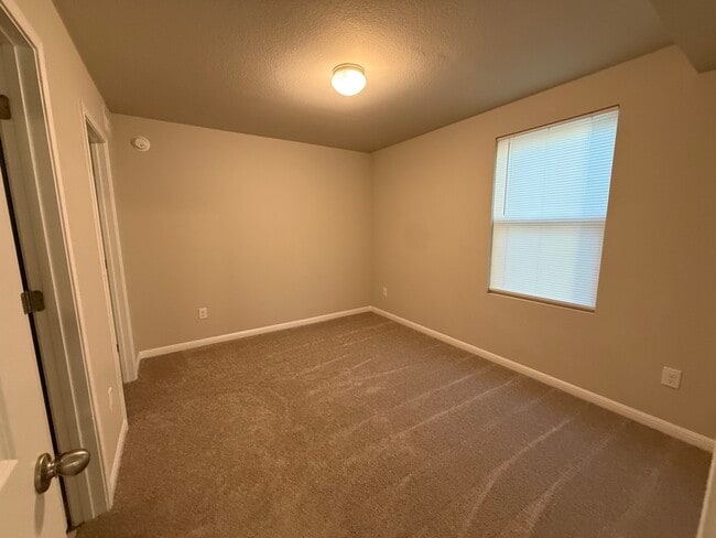 Building Photo - 684 Ferrule Dr