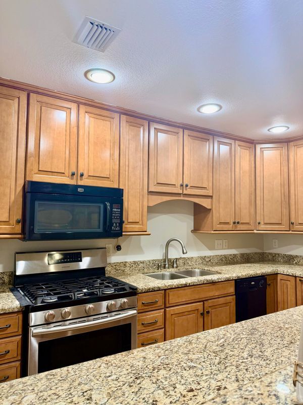 Foto del edificio - 4106 N Ebony Dr