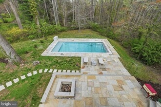 Building Photo - 3515 Devon Dr