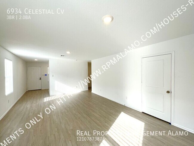 Foto del edificio - 6934 Celestial Cv