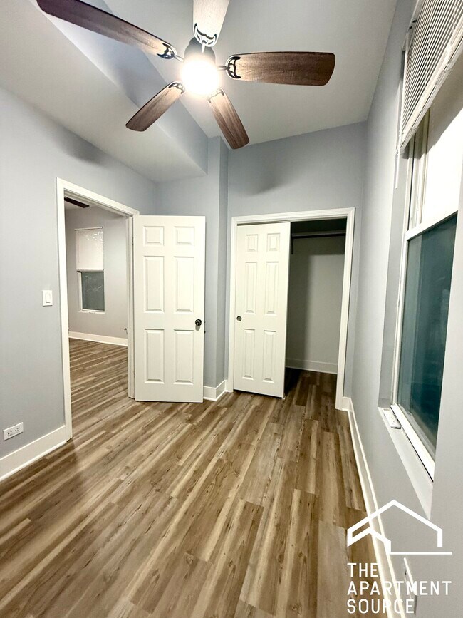 Foto del edificio - 942 N Elston Ave