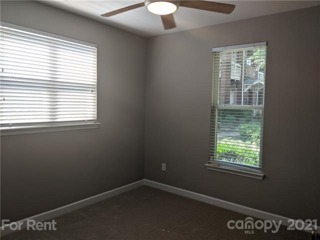 Foto del edificio - 915 Northeast Dr