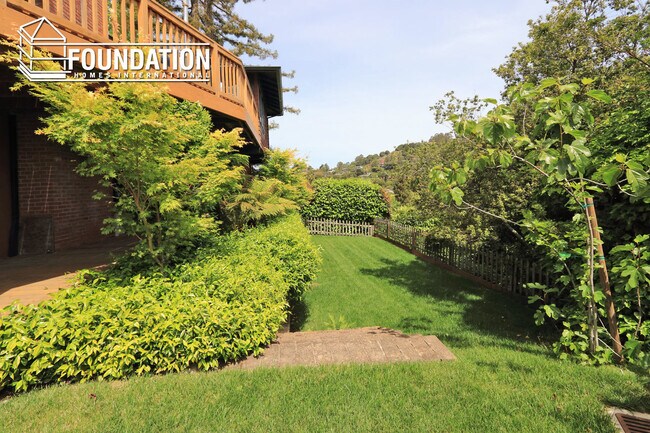Building Photo - Contemporary 4bd/ 3ba Strawberry Home- Lar...