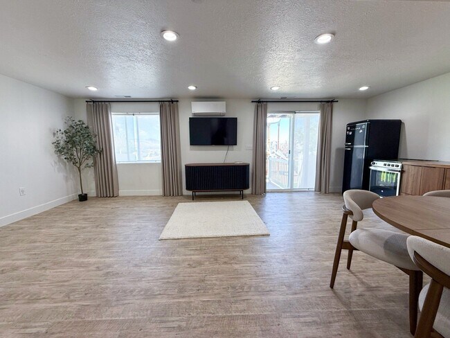 Building Photo - 15394 S Skyraider Ln