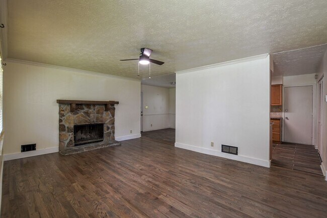 Foto del edificio - 1220 Ridge Rd