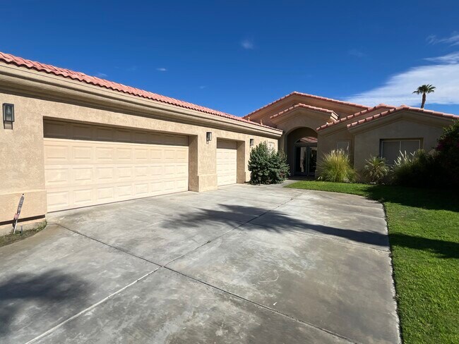 Foto del edificio - 78270 Calico Glen Dr