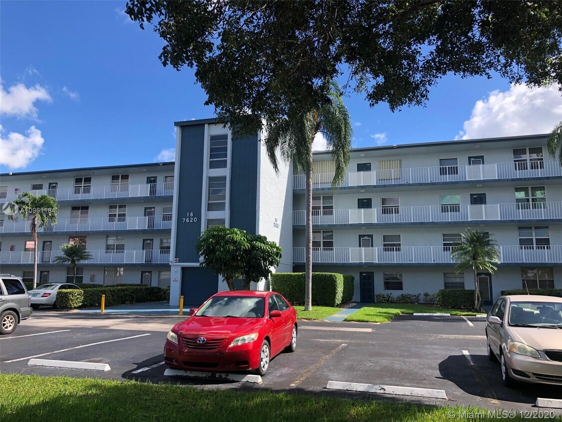 Primary Photo - 7620 NW 18th St
