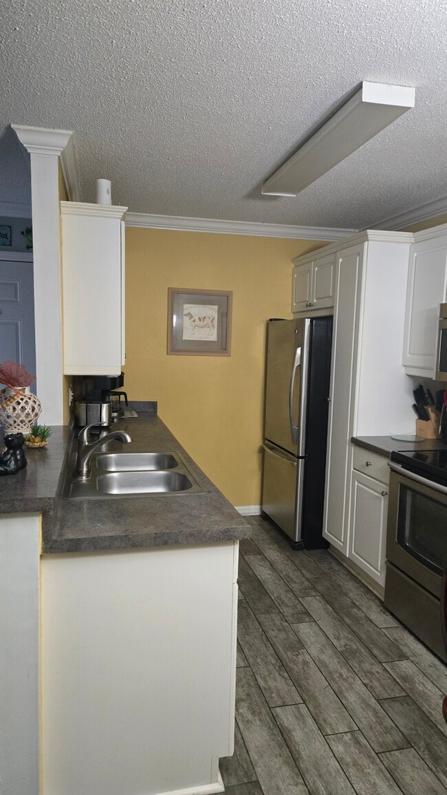 Kitchen - 1356 Glenns Bay Rd