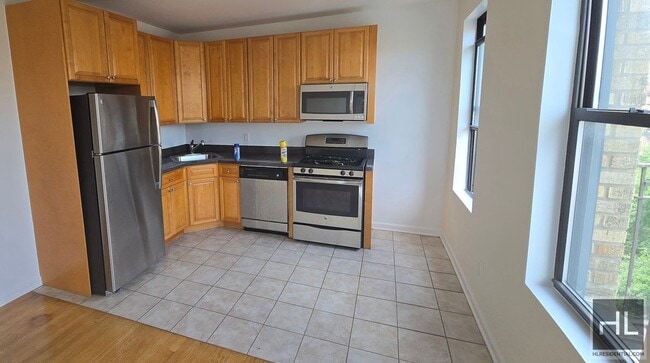 Building Photo - Well-Appointed 2BR/1BA in Washington Heigh...