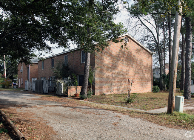 Building Photo - Kingstowne Apartments