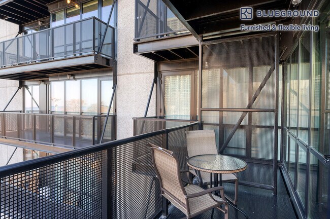 Foto del edificio - 5910 N Sheridan Rd