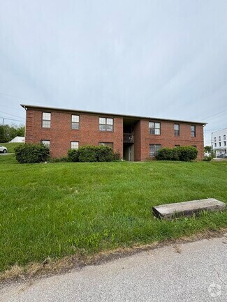 Building Photo - 121 N Brand St