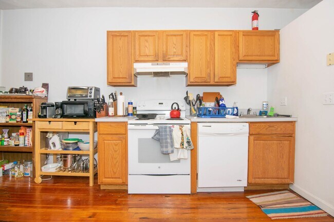 Photo - Allston 3 Bed – 1,100 Sq Ft – Heat Included – Deck/Porch – 9/1 Apartment