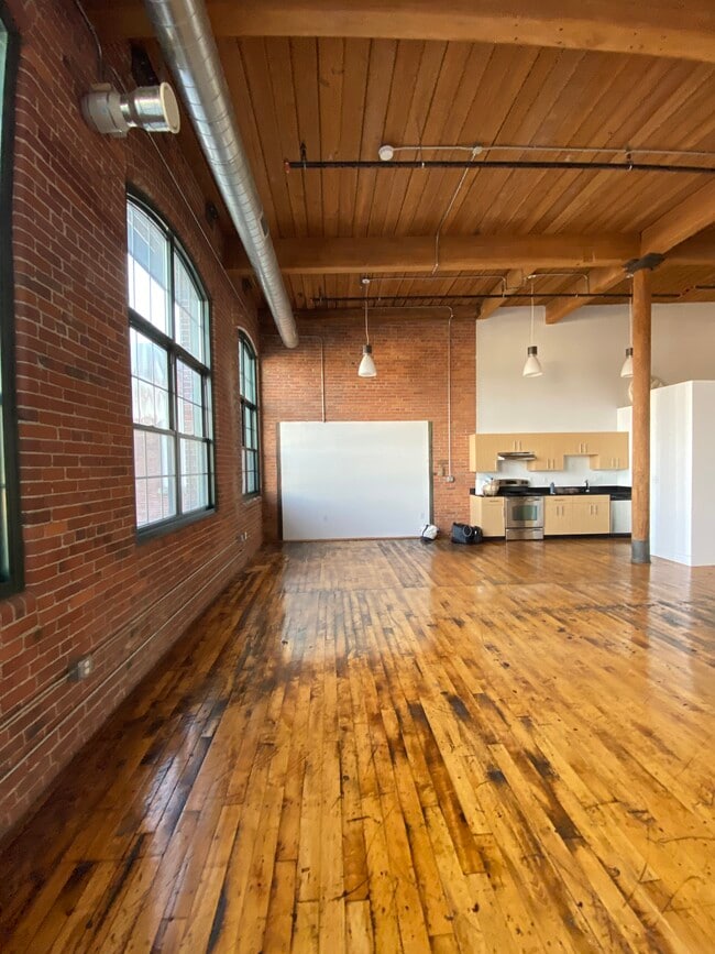 Building Photo - 1 Westinghouse Plz