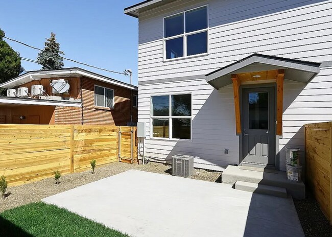 Foto del edificio - 2805 W Pleasanton Ave