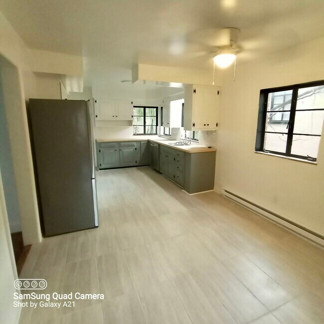 Foto del edificio - 2627 Washington Blvd