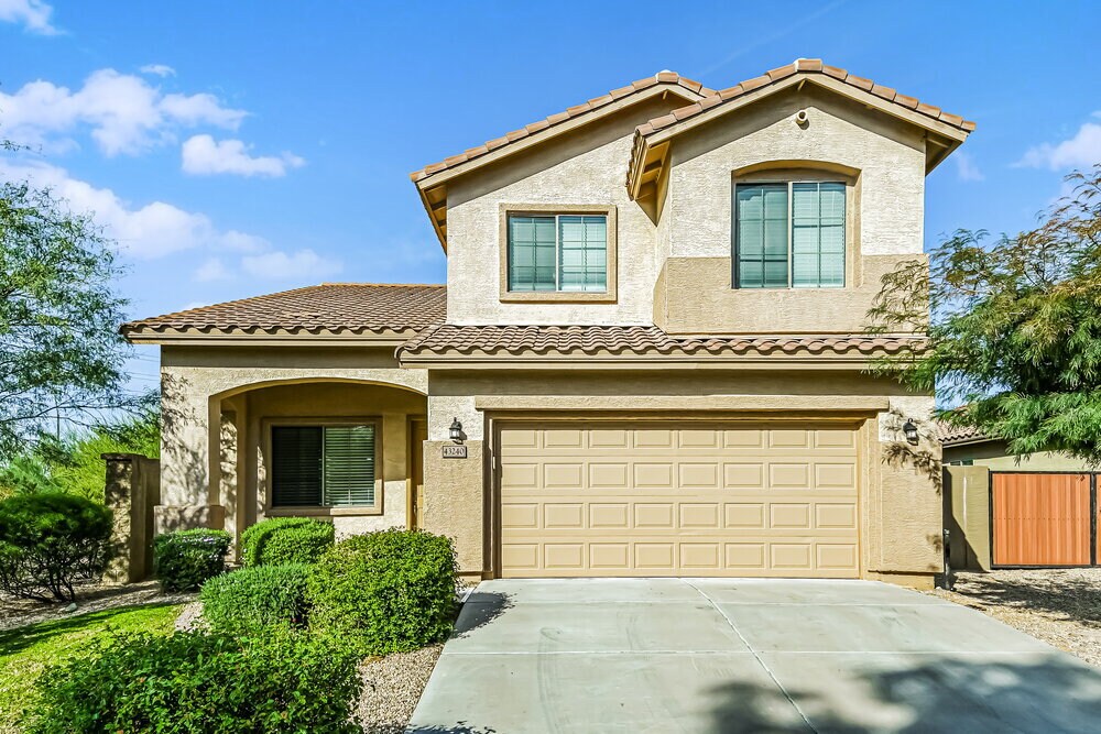 Primary Photo - 43240 N Whisper Ln