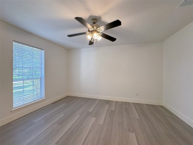 Foto del edificio - 22206 Goldstone Dr